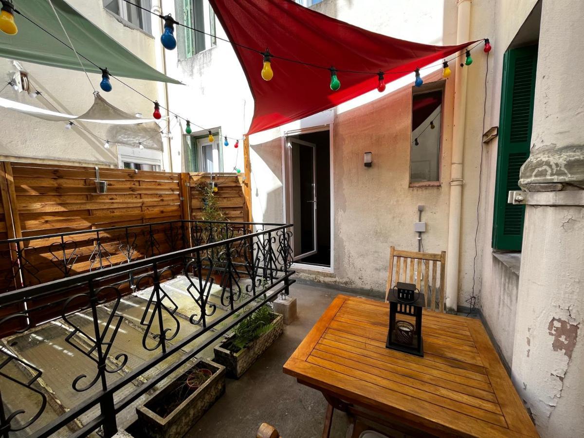 Escapade à Lourdes dans beau T2 avec terrasse - Proche Gare et Centre ville Esterno foto